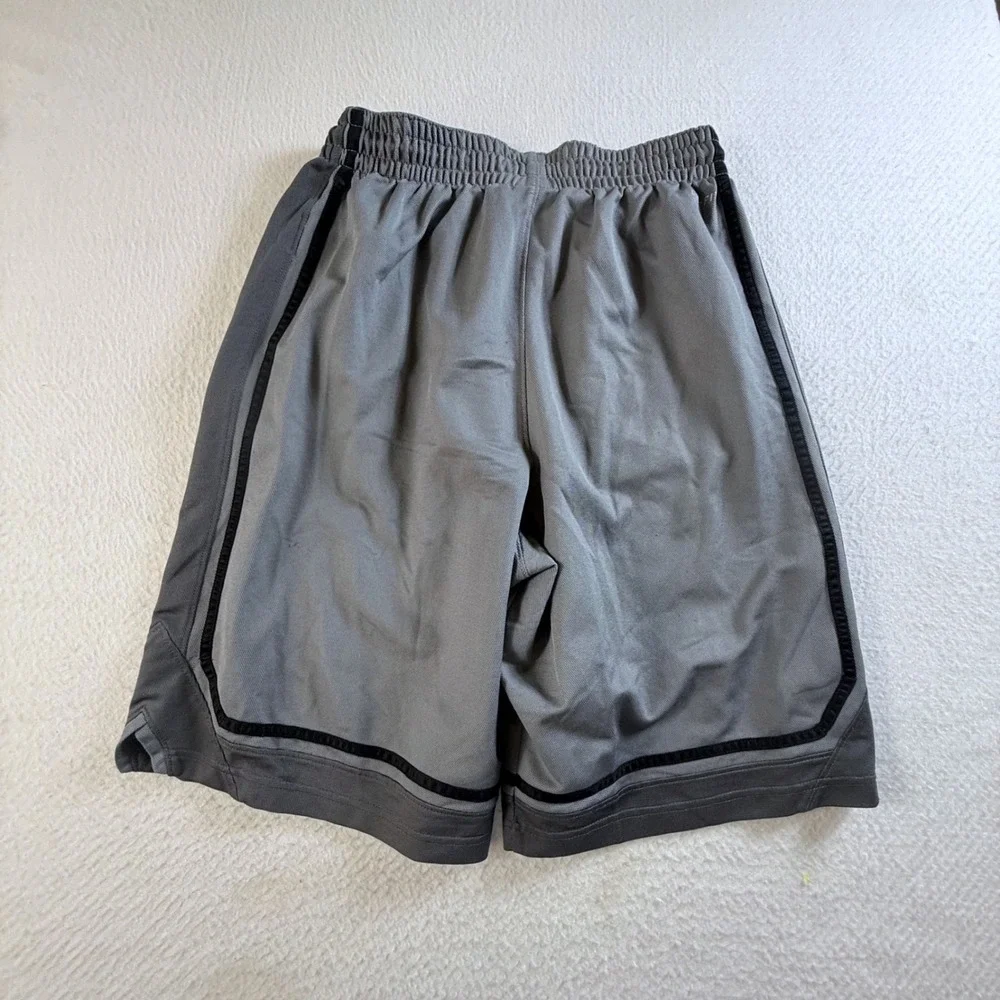 Nike Basketball Shorts Mens Medium Dri-FIT Mesh Athletic Gray Performance Shorts
